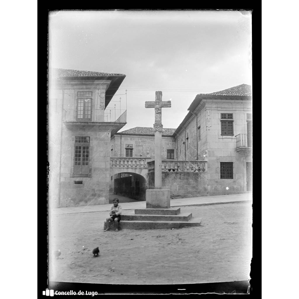 Praza da Leña. Pontevedra. Vista do cruceiro
