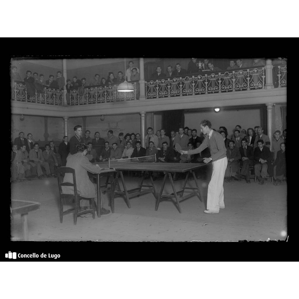 Campeonato de tenis de mesa en el Círculo de las Artes, organizado polo Frente de Juventudes