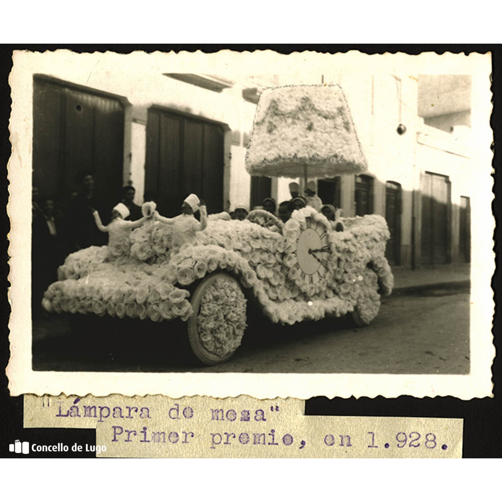 Lámpara de mesa. Primeiro premio, en 1928. Concurso de carrozas do San Froilán