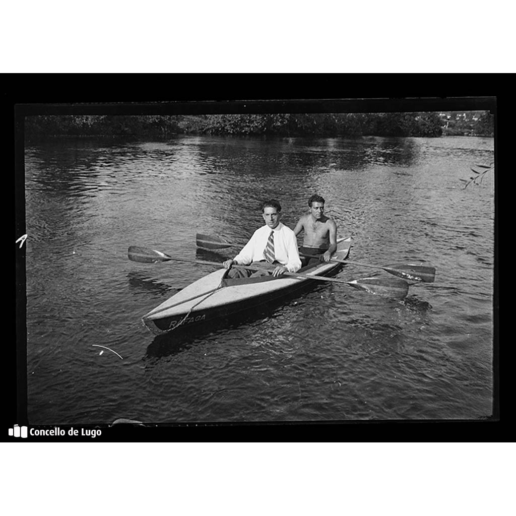 Retrato de Julio Veloso e Manuel Fernández Márquez no río Miño