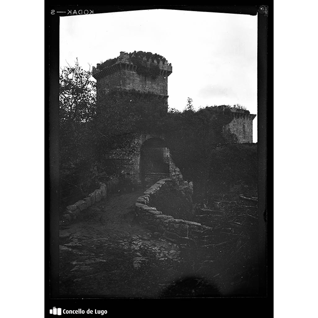 Excursión a Pambre, 1947. Vista da entrada do castelo
