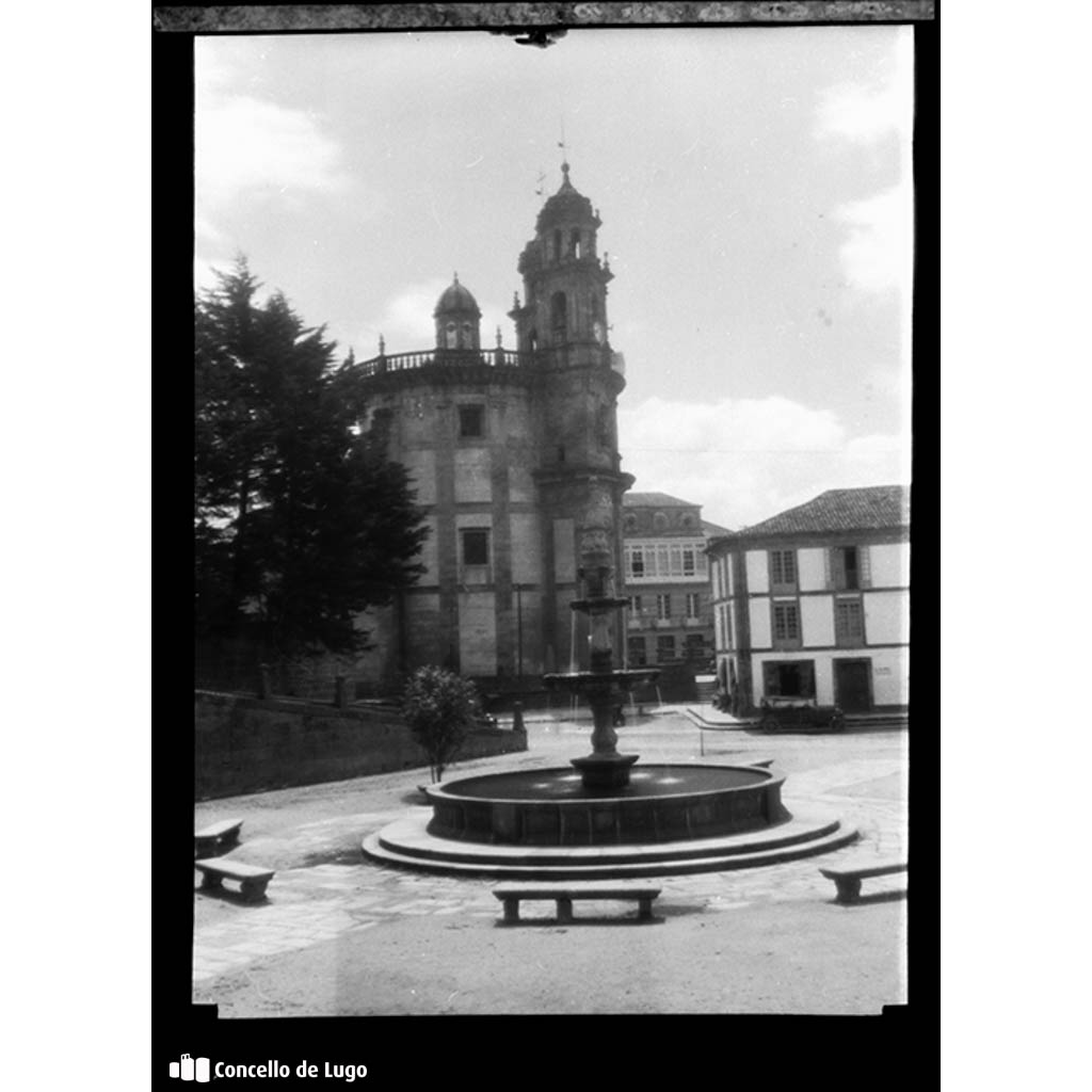 Rúas de Pontevedra. Vista dos Xardíns de Casto Sampedro