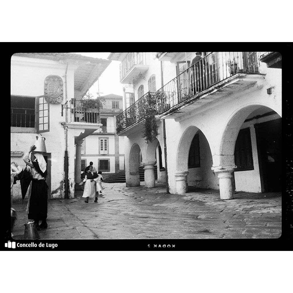 Rúas de Pontevedra. Vista duns soportais