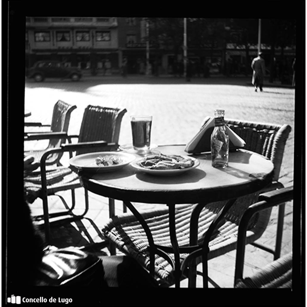 Bodegón mesa café