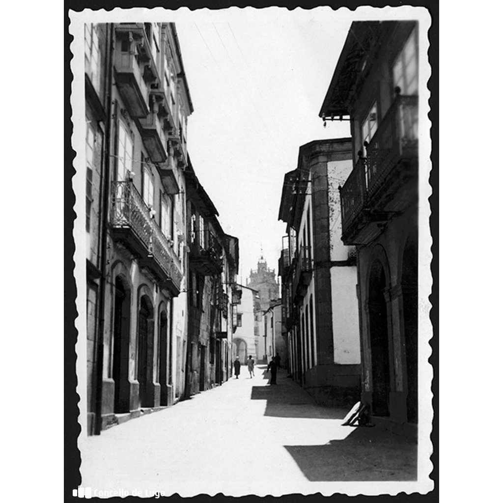 Rúa do Miño cara a praza do Campo