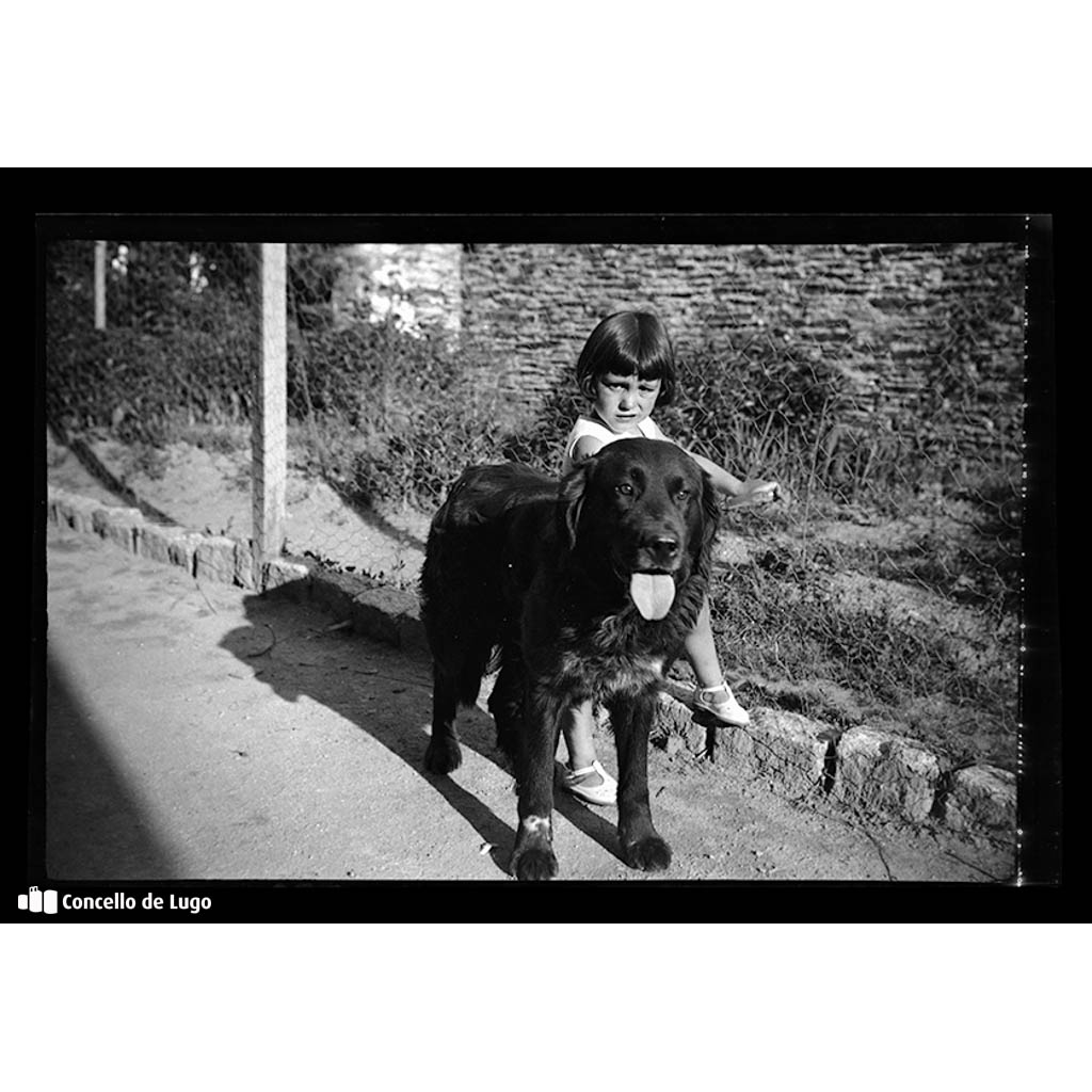 Retrato de Valentín Roldán con can