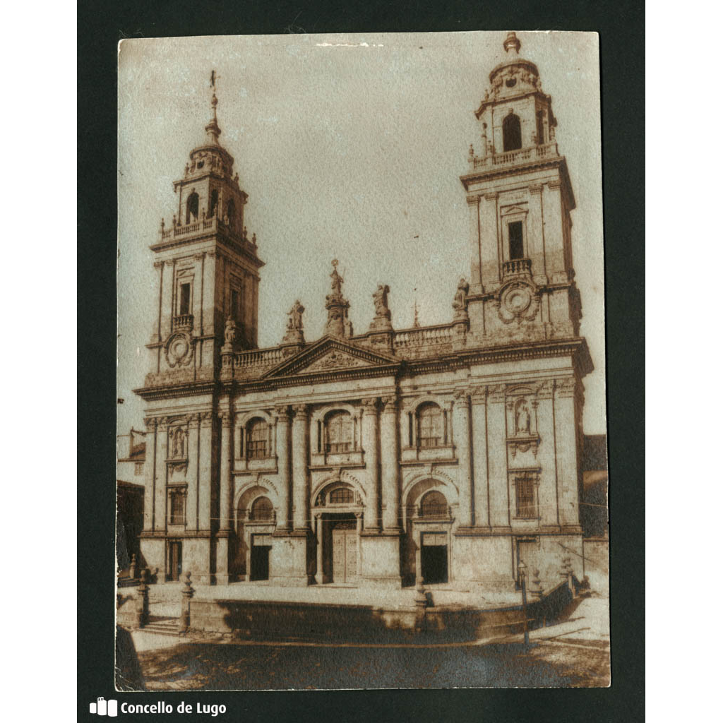 Fachada principal da Catedral de Lugo