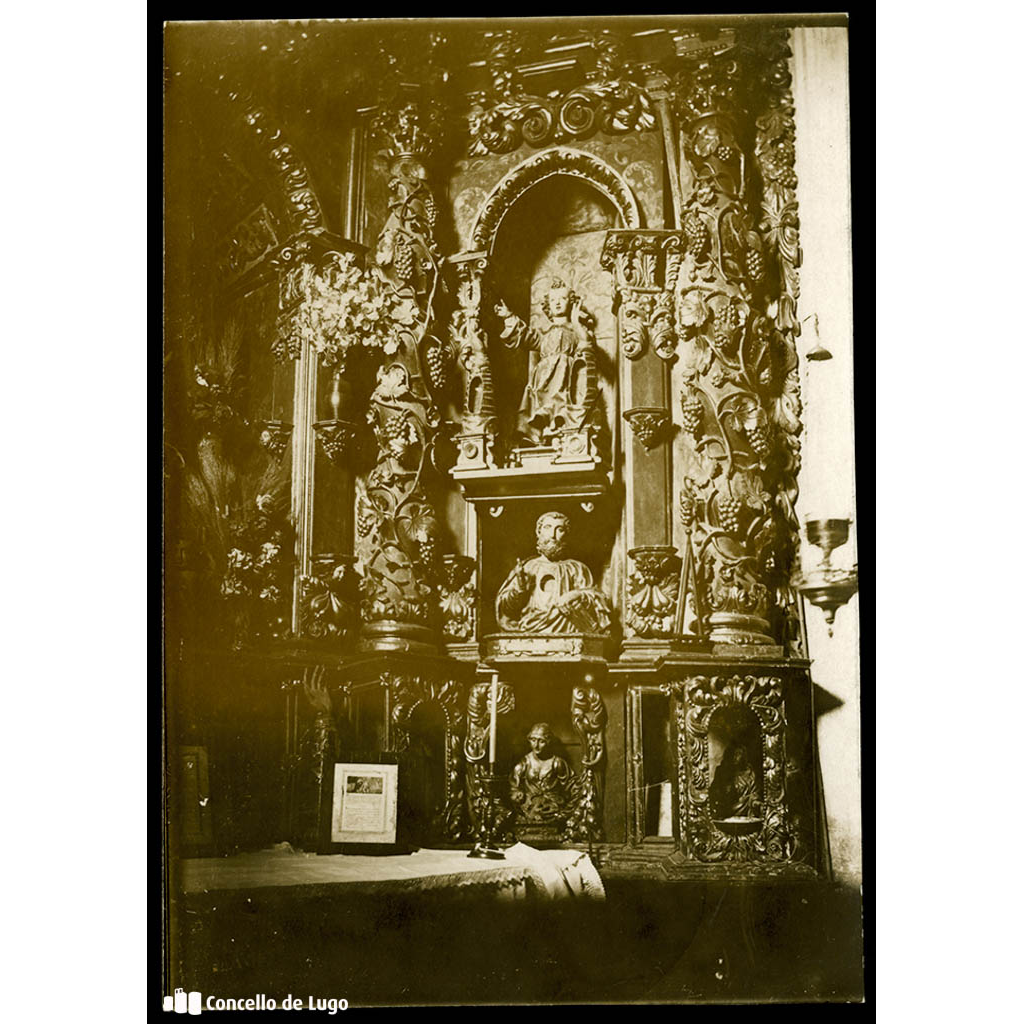 Detalle do retablo das reliquias do Colegio de Nuestra Señora de la Antigua. Monforte de Lemos