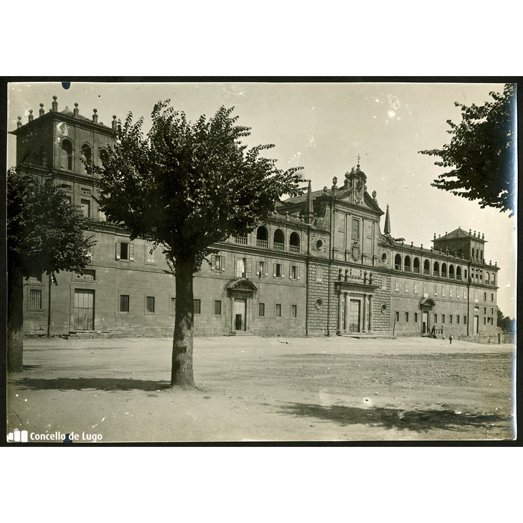 Fachada do Mosteiro de Nosa Señora da Antiga, de Monforte de Lemos