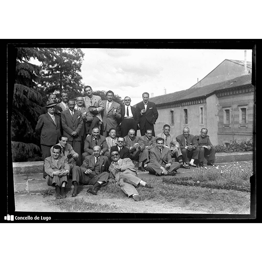 Retrato de grupo dos concorrentes ao homenaxe a José Ouro