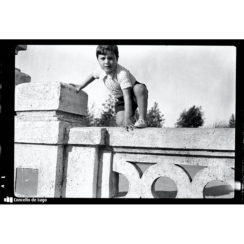 Retrato de Valentín Roldán no Parque Rosalía de Castro