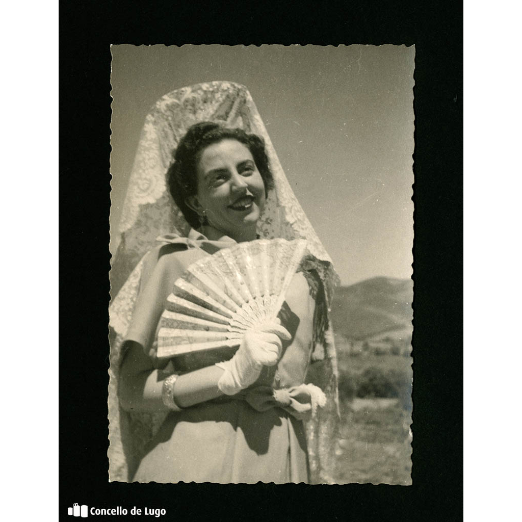 Retrato dunha muller con peineta