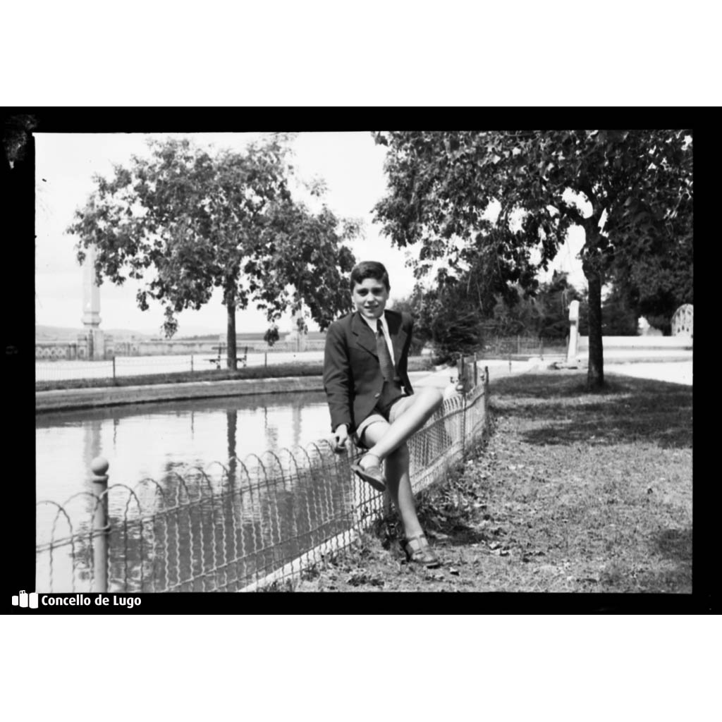 Retrato de Valentín Roldán no Parque Rosalía de Castro