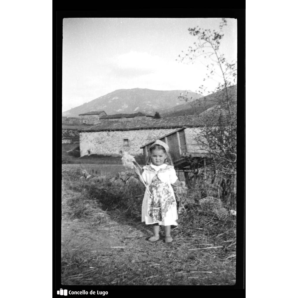 Vacacións da familia de Fernández Penedo. Retrato dunha nena