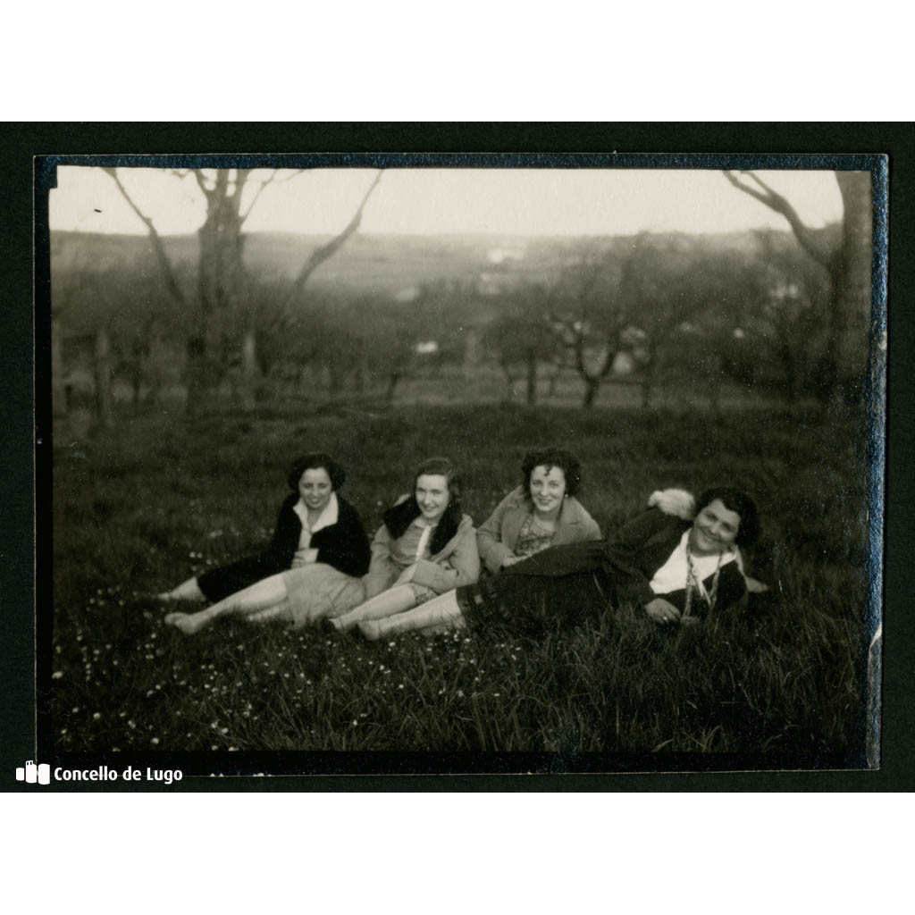 Retrato da señora de Fojón e amigas. Lugo
