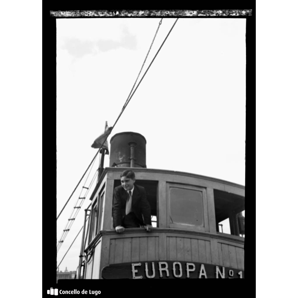 Retrato de Valentín Roldán nun barco. A Coruña