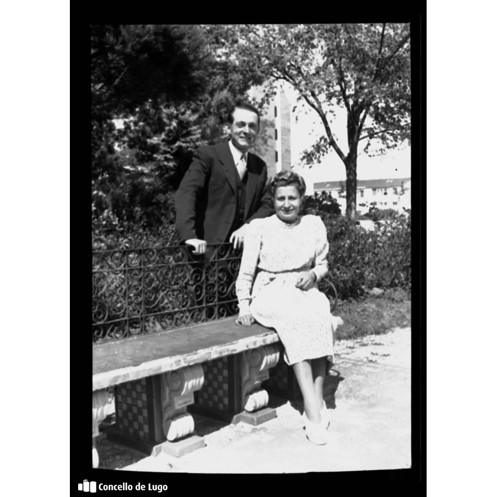 Retrato dunha parella no Parque Rosalía de Castro, Lugo