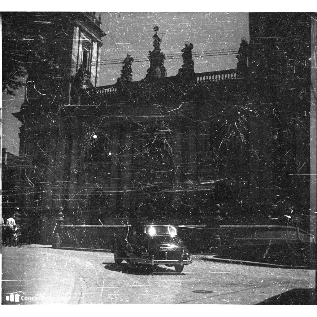 Vista da fachada principal da Catedral de Lugo