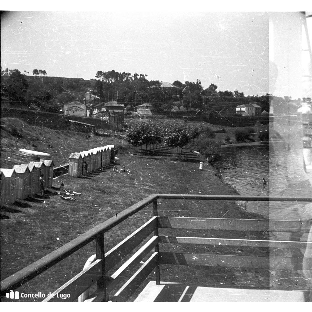 Vista da praia do Club Fluvial de Lugo